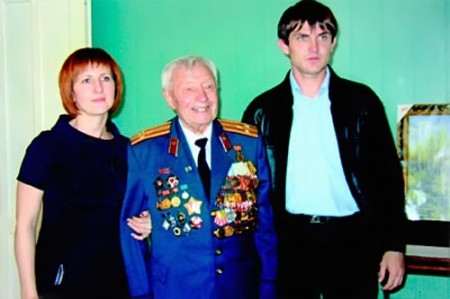 Иван Васильевич Селезнев с родными